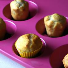 Sparkling Muffin Tins: Easy Steps to a Pristine Bakeware!