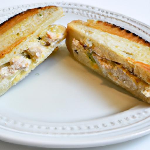 Easy & Tasty: Quick 5-Ingredient Tuna Melts You'll Love