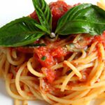 One-Pot Pasta Magic: Tomato & Basil Bliss in Minutes